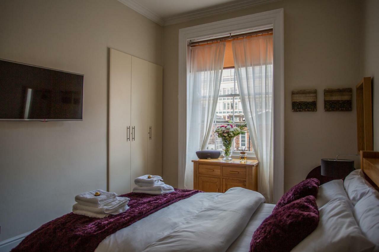 Most Central Luxury Apartment - Sleeps 4 & Free Parking! Chester Exterior foto