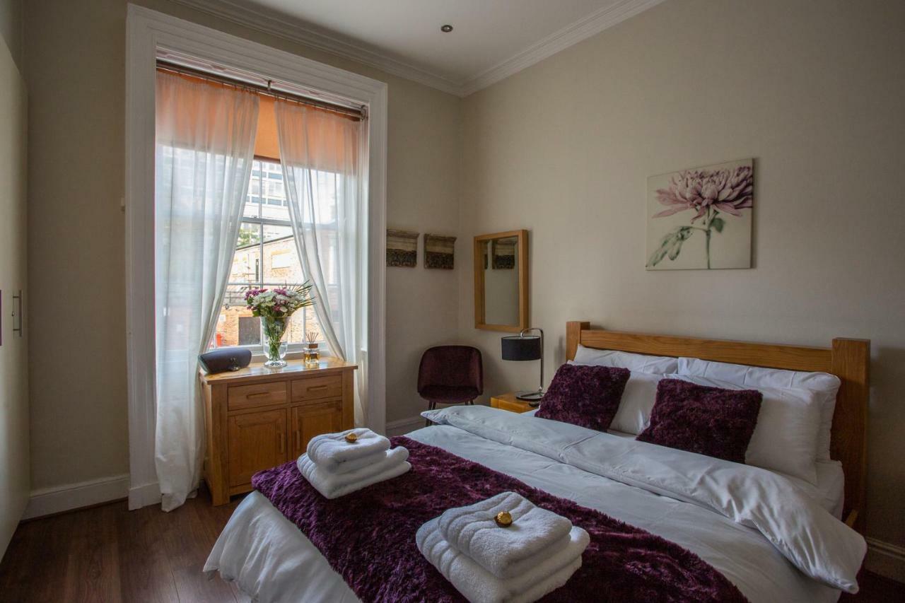 Most Central Luxury Apartment - Sleeps 4 & Free Parking! Chester Exterior foto